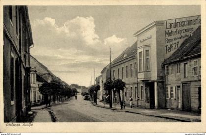 CPA Fehrbellin in Brandenburg, Berliner Straße, Landmaschinenfabrik, Motorfahrzeuge, Werkstätten