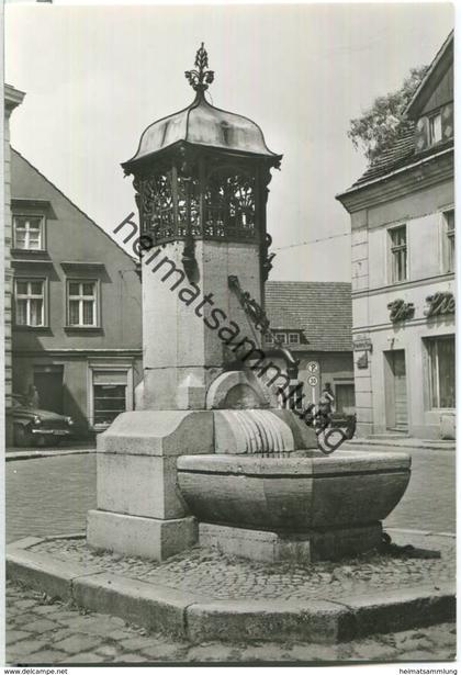 Buckow - Brunnen am Markt - Foto-Ansichtskarte