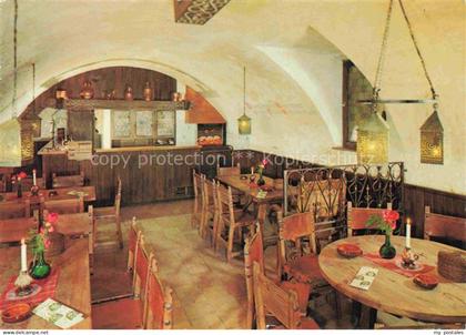 Erding Bayern Weinhaus Gaststaette Gewoelbe Holzmoebel Kerzen Laternen Restauran
