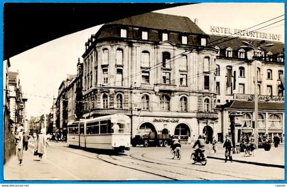CPSM AK Allemagne Thuringe ERFURT Bahnhofsvorplatz mit Hotel Erfurter Hof (animation, Tramway)