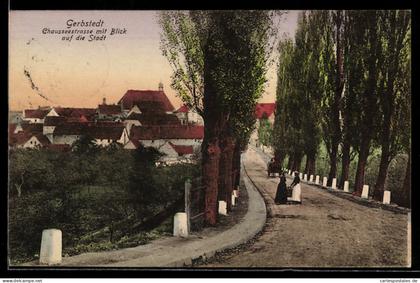 AK Gerbstedt, Chaussée-Strasse mit Blick auf die Stadt