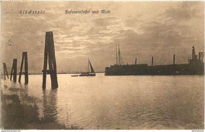 Glückstadt - Hafeneinfahrt und Mole