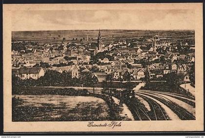 AK Grünstadt /Pfalz, Ortsansicht mit Kirche und Eisenbahngleisen