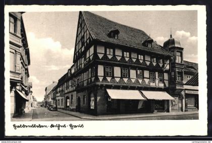 AK Haldensleben, Kühns Haus mit Strassenpartie