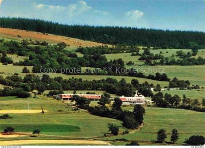 Hilders Rhoen Jugendherberge Rhoen Landschaft Wiesen Wald Huegel Fliegeraufnahme