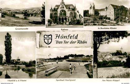 Huenfeld Gesamtansicht Rathaus St Bonifatius Kloster Nuester Kueppel Sportbad Na