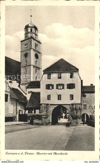 Lauingen Donau Pfarrtor mit Pfarrkirche