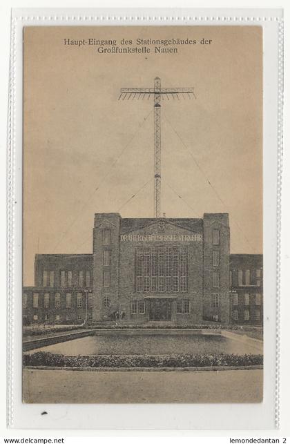 Haupt-Eingang des stationsgebäudes der Grossfunkstelle Nauen. *