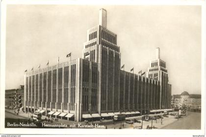 Berlin-Neukölln - Hermannplatz mit Karstadt Haus