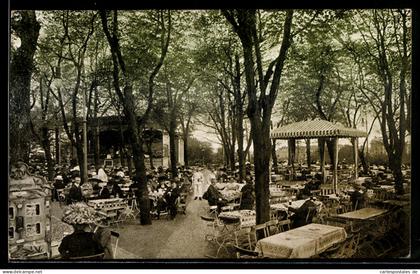 AK Berlin-Prenzlauer Berg, Ausschank der Brauerei Julius Bötzow, Prenzlauer Allee 242, Biergarten