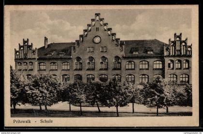 AK Pritzwalk, Frontalansicht der Schule