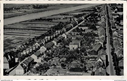 CPA Konz an der Mosel, Luftaufnahme von Konz bei Trier, Mosel, Wohngebäude, Straßenansicht