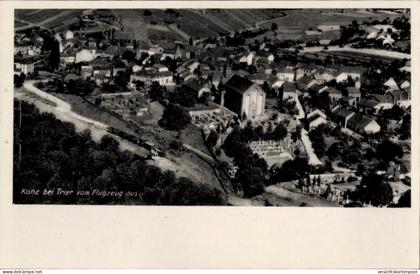 CPA Konz an der Mosel, Luftaufnahme von Konz, Mosel, Häuser, Straßen, Weinberge