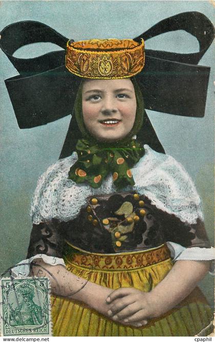 CPA Volkstrachten aus Schaumburg Lippe Folklore