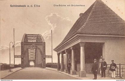 Deutschland - SCHÖNEBECK (Elbe) Elbe-Brücke mit Brückenhaus