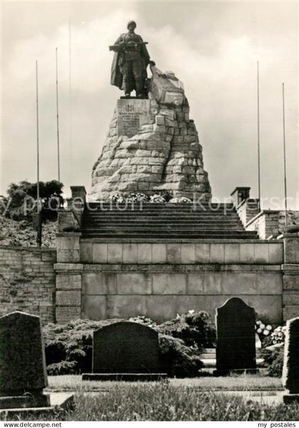 Seelow Maerkisch-Oderland Brandenburg Gedenkstaette der Befreiung auf den Seelow