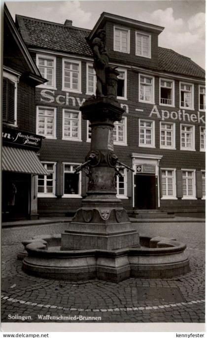 Solingen - Waffenschmied Brunnen
