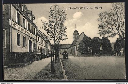 AK Sonnewalde N.-L., Markt mit Kutsche
