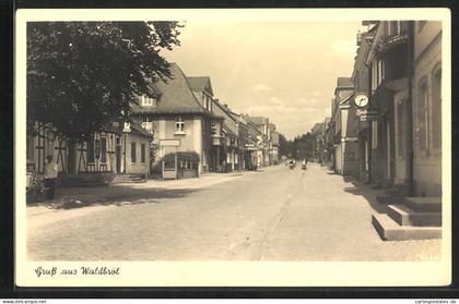 AK Waldbröl, Strassenpartie mit Drogerie und Geschäften