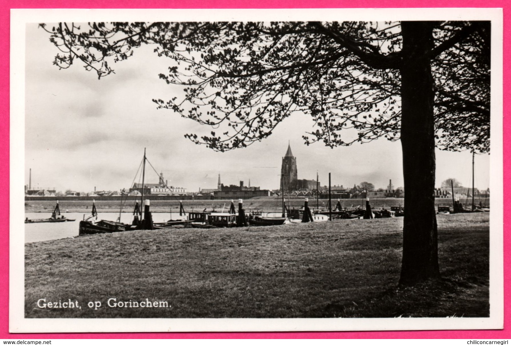 Gezicht op Gorinchem - Eglise - Péniche - VAN LEER'S - ECHTE FOTO