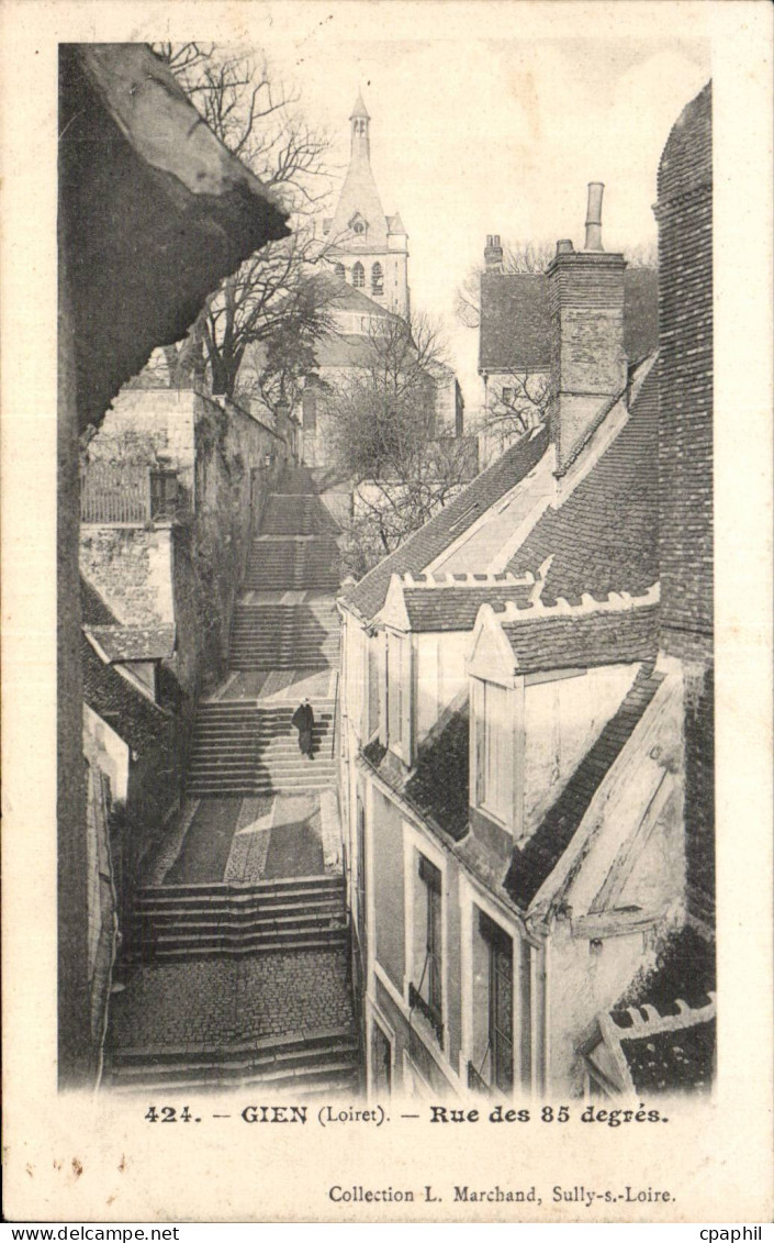 Gien - Rue des 85 degres - CPA