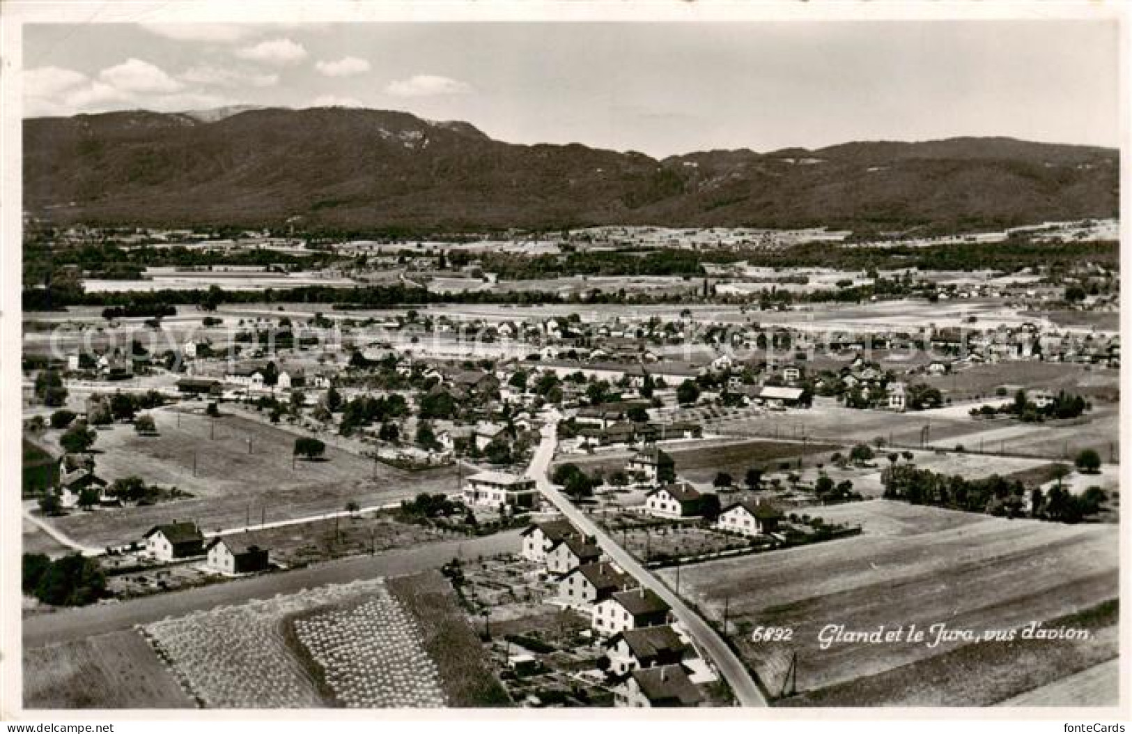 Gland  VD Fliegeraufnahme GEsamtansicht m. Jura
