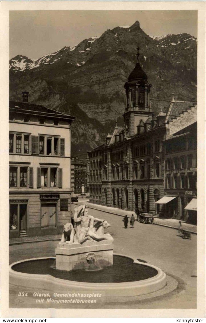 Glarus - Gemeindehausplatz