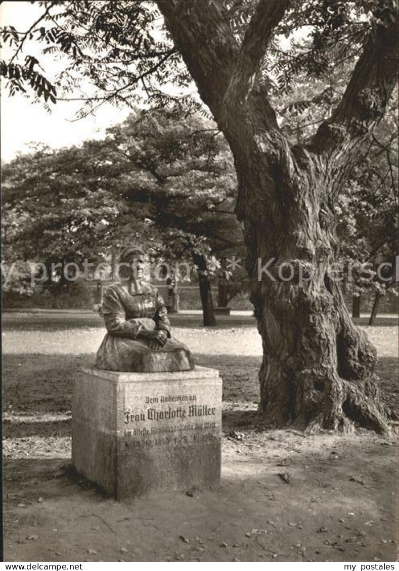 Goettingen Niedersachsen Denkmal der Charlotte Mueller
