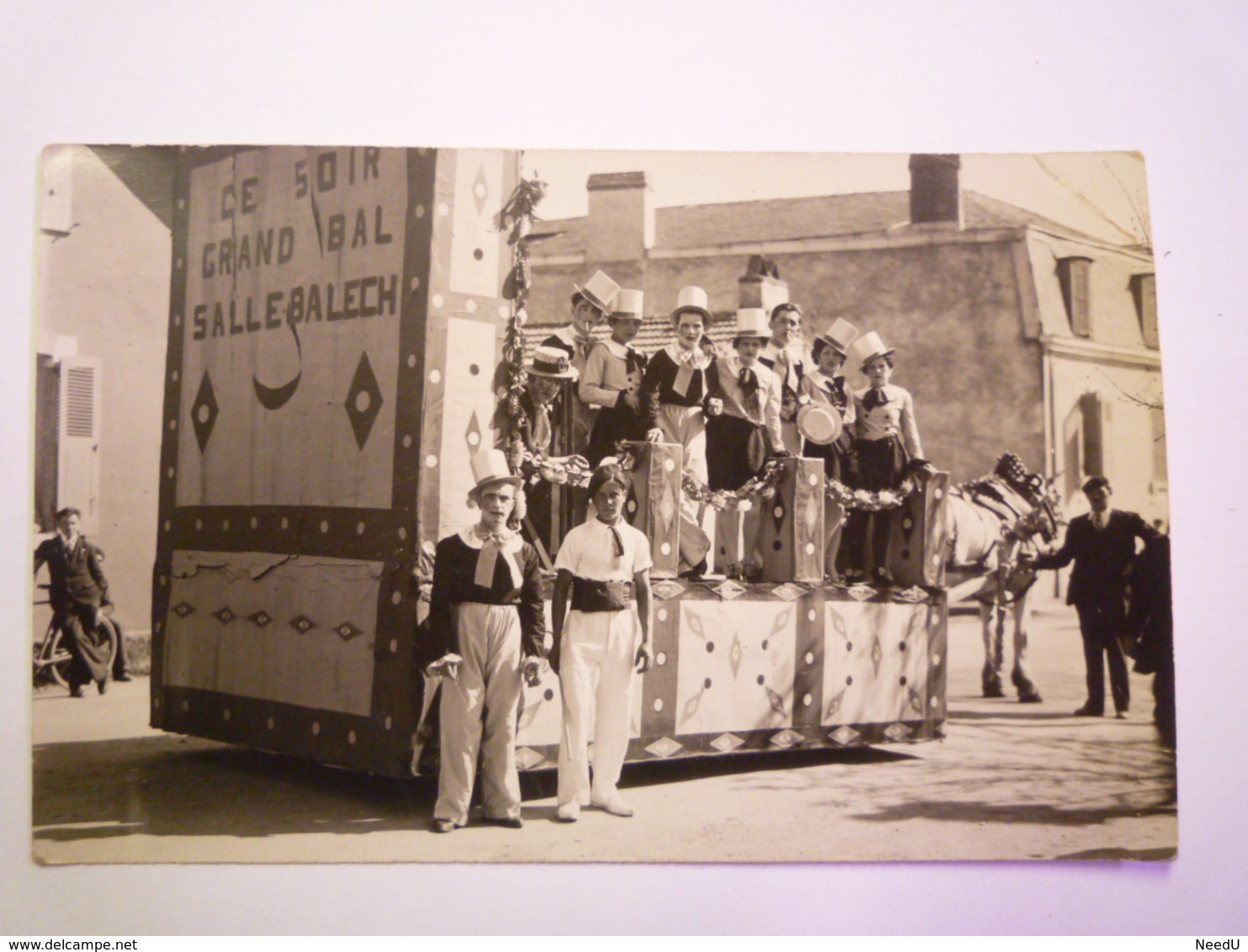 GP 2020 - 2311  AUREILHAN  (Hautes-Pyrénées)  :  Carte photo d'une cavalcade   -  TB animation  XXX
