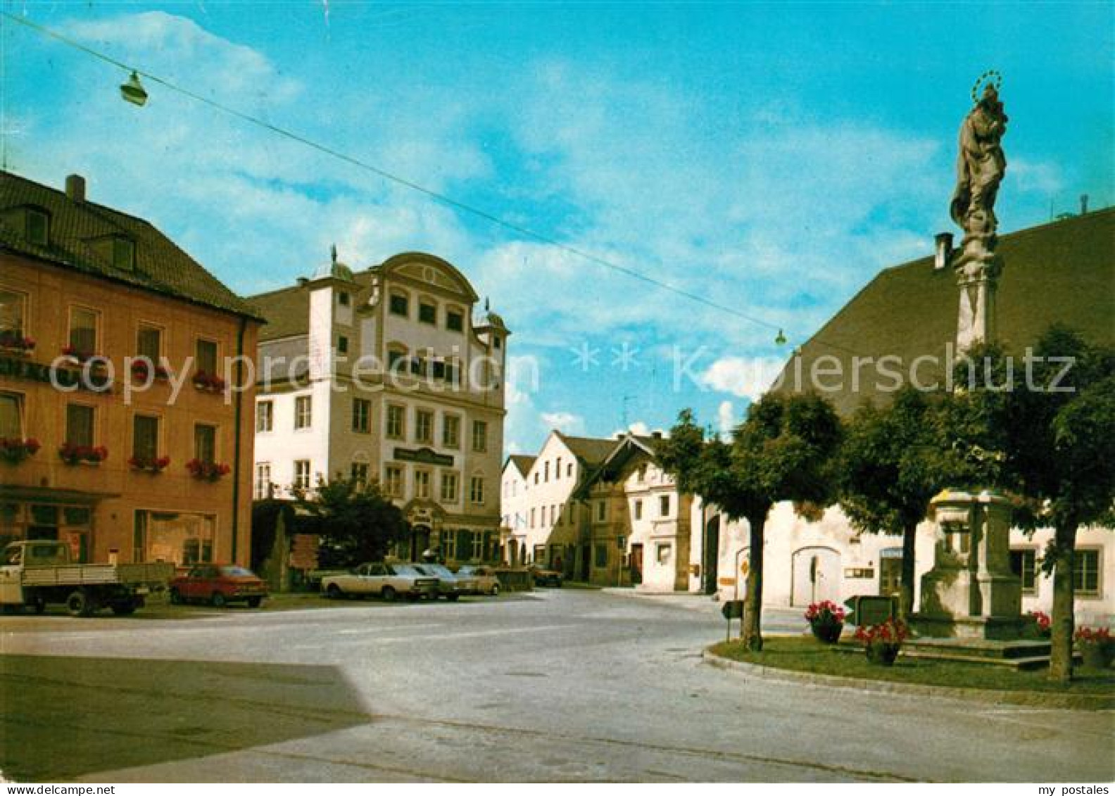 Grafing Muenchen Hauptstrasse Volksbank Mariensaeule