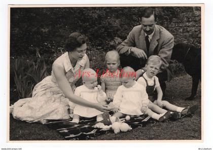Large postcard / ROYALTY / famille grand-ducale luxembourgeoise / luxemburgische Monarchie / Tony Krier / unused