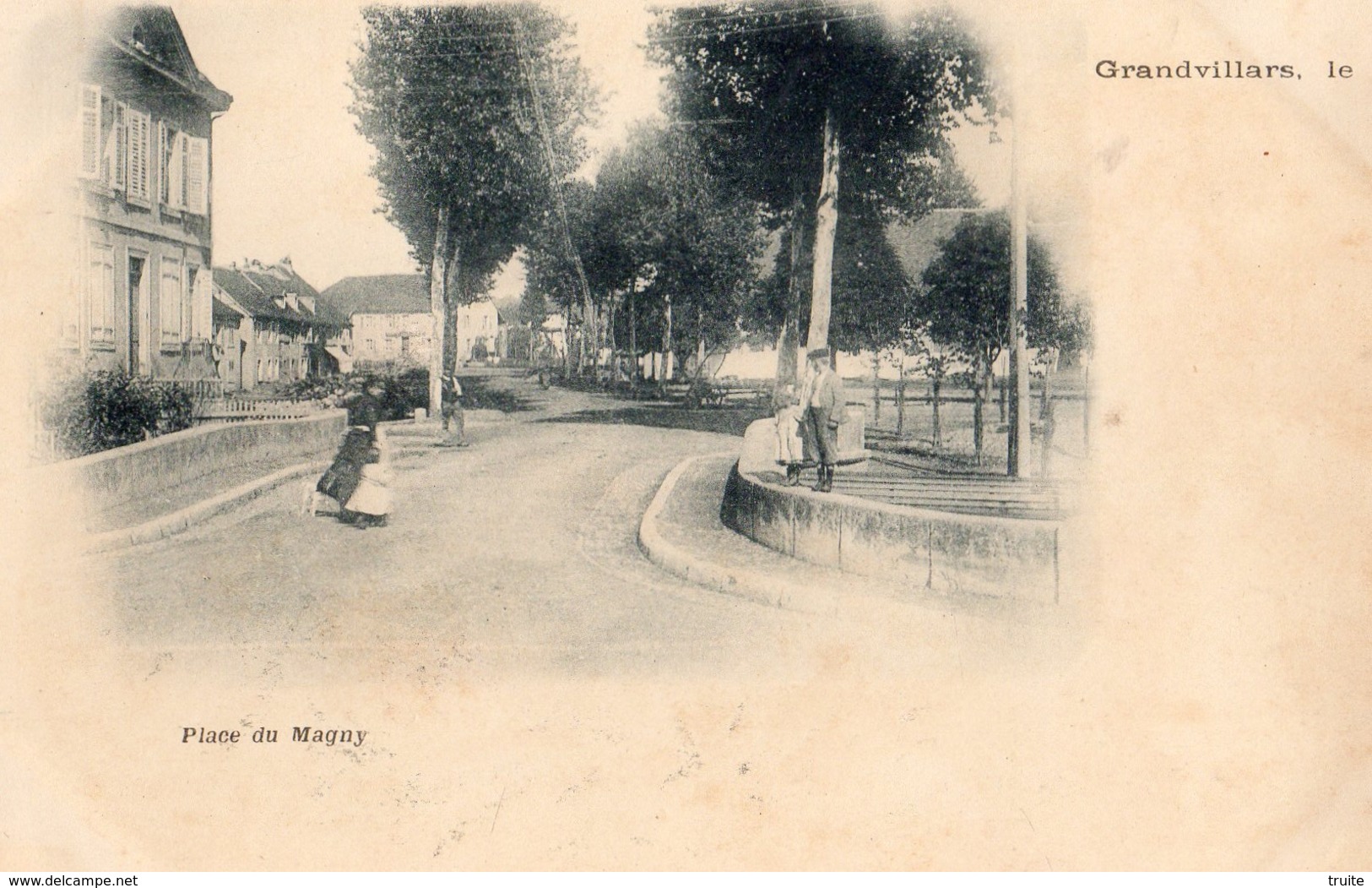 GRANDVILLARS PLACE DU MAGNY (CARTE PRECURSEUR)