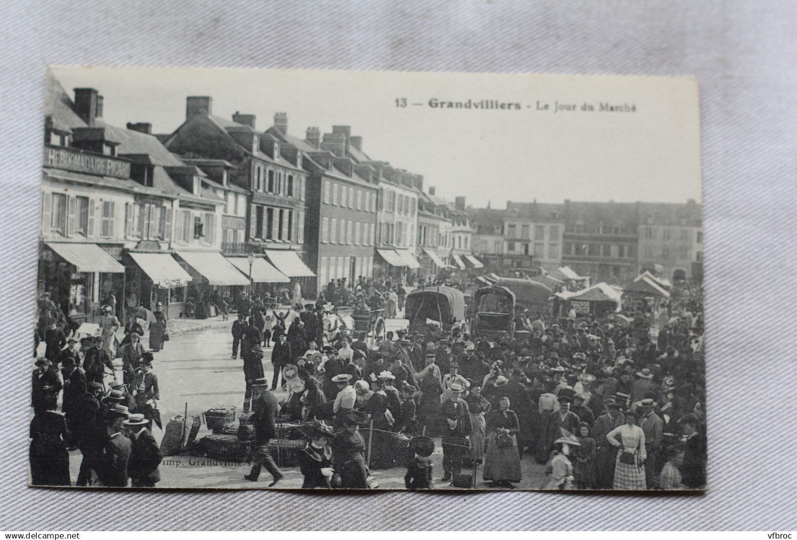 Grandvilliers, le jour du marché, Oise 60