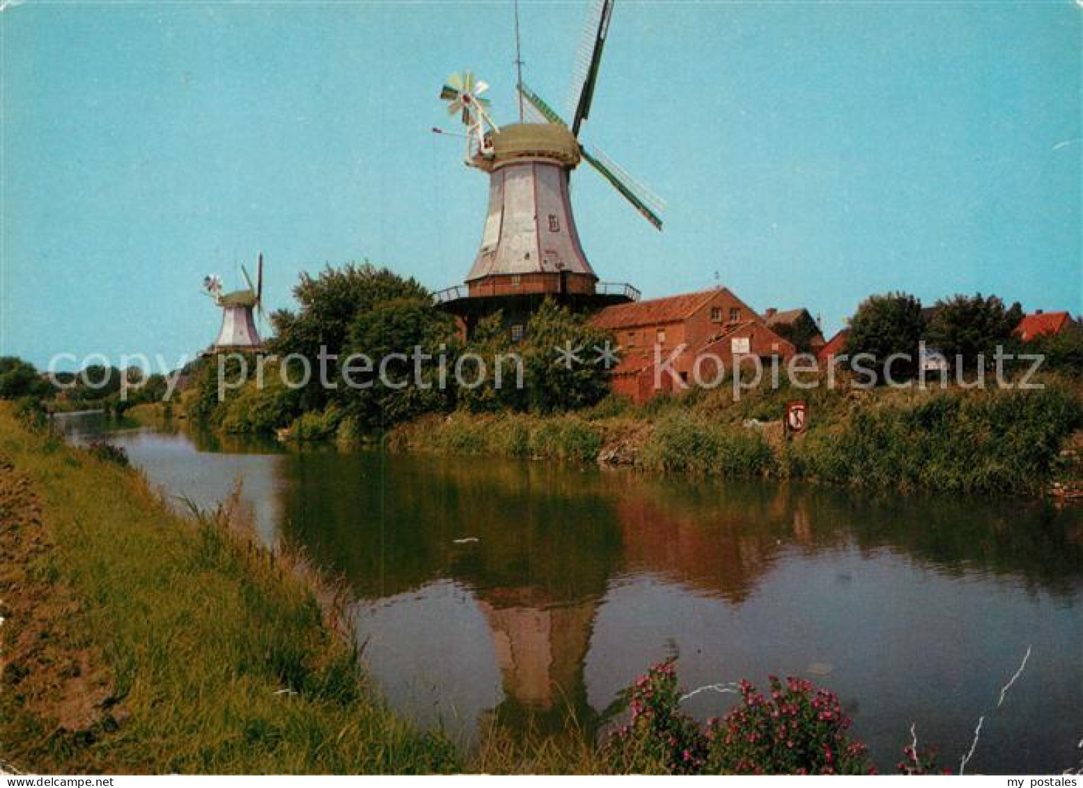 Greetsiel Krummhoern Aurich Niedersachsen Doppelmuehlen