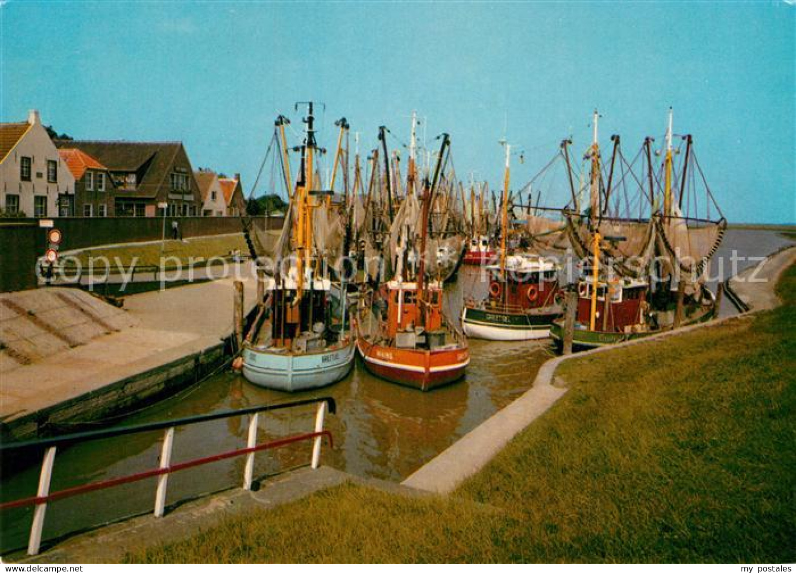 Greetsiel Krummhoern Aurich Niedersachsen Fischerhafen