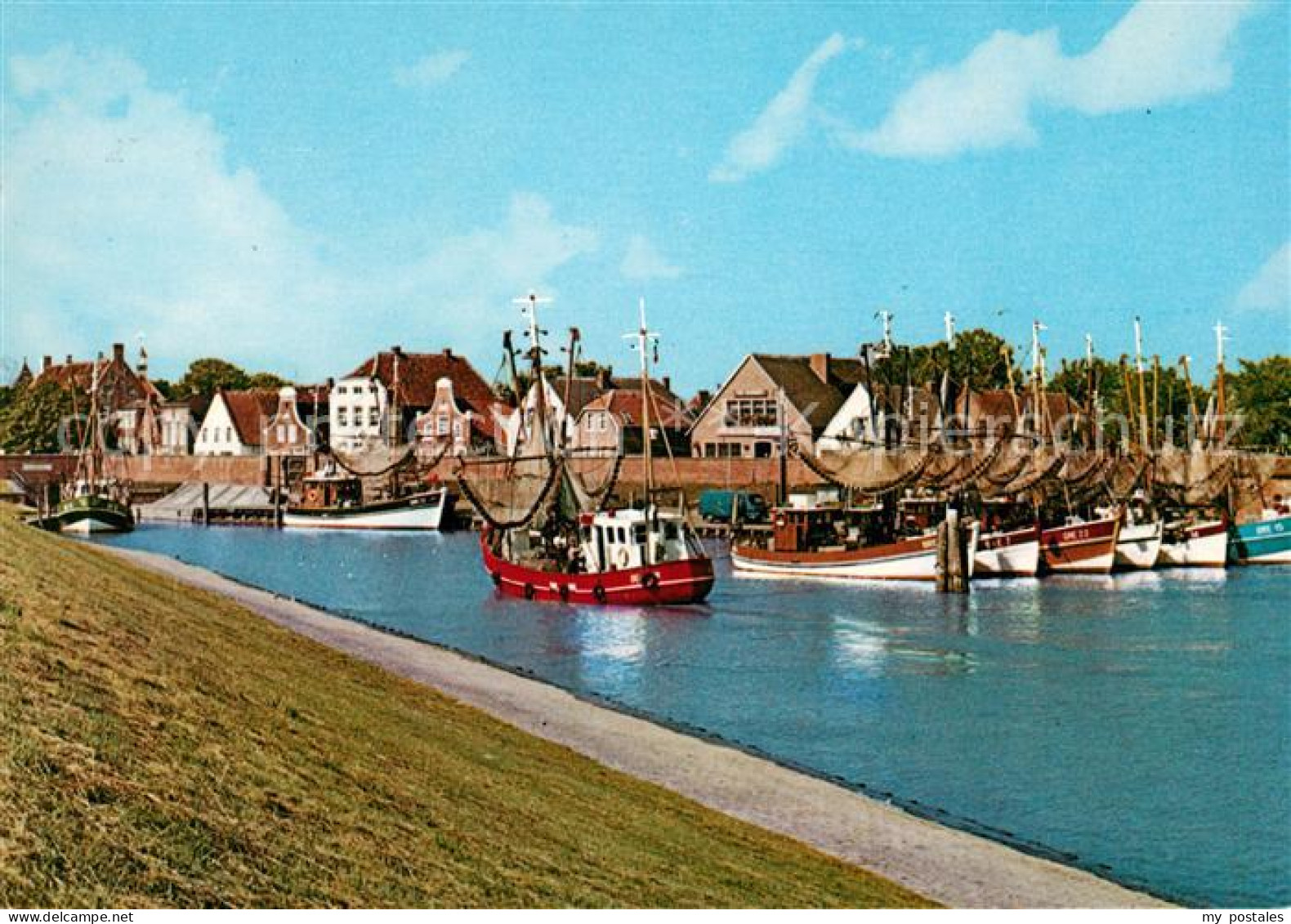 Greetsiel Krummhoern Aurich Niedersachsen Kutterhafen Fischkutter