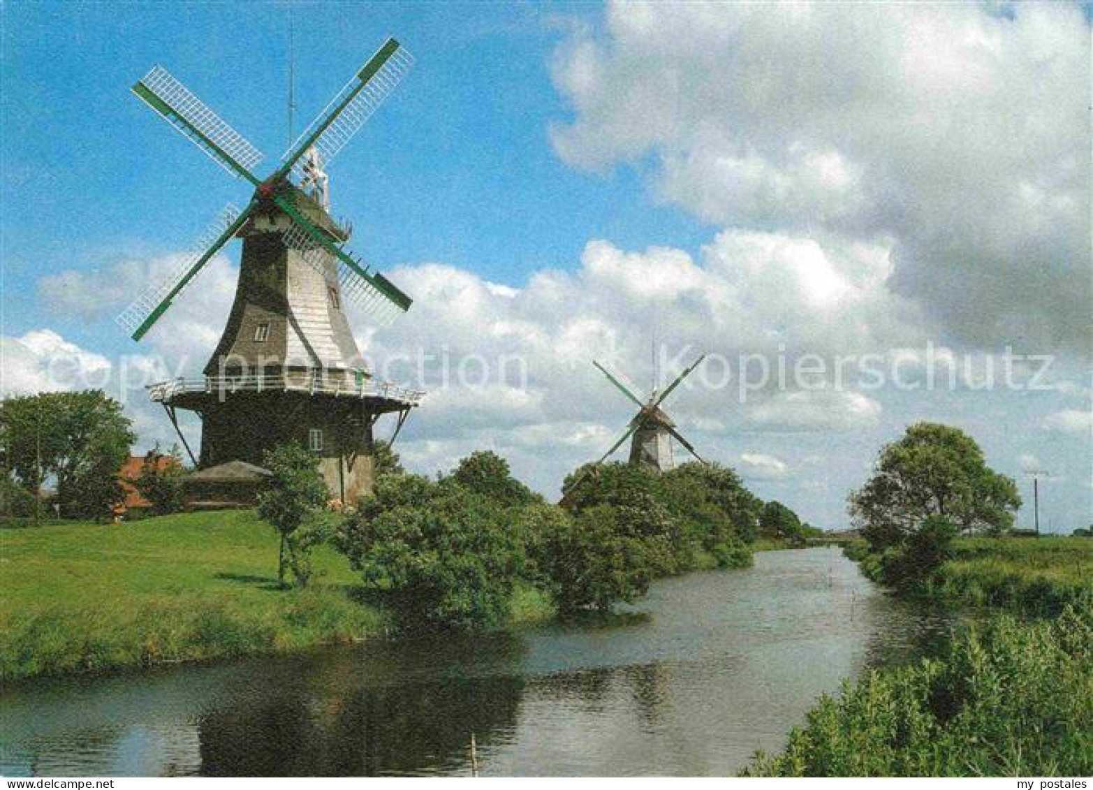 Greetsiel Krummhoern Aurich Niedersachsen Windmuehlen