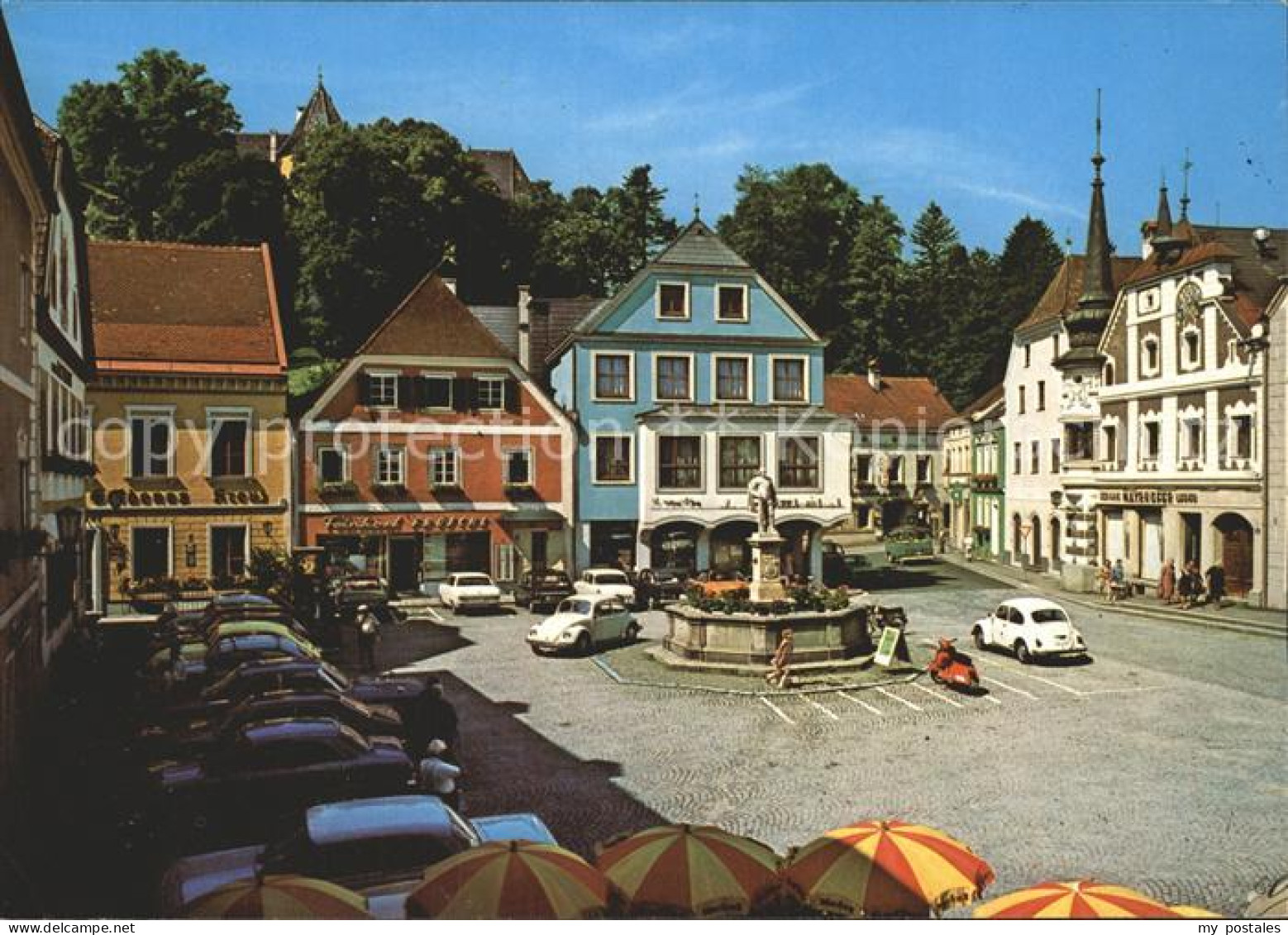 Grein Donau Oberoesterreich Stadtplatz Brunnen Cafe