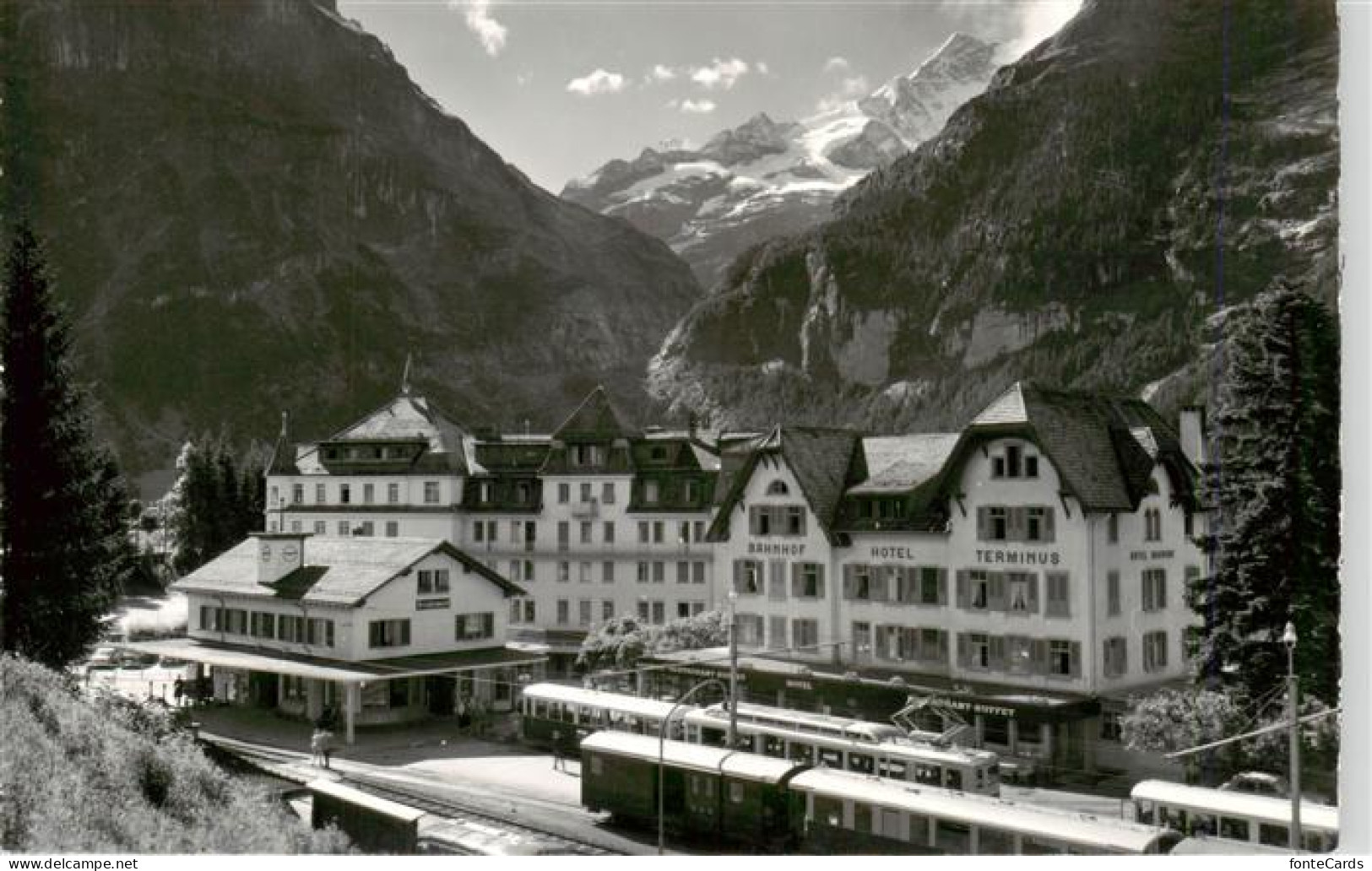 Grindelwald BE Bahnhof mit Hotels Bahnhof Terminus und Regina