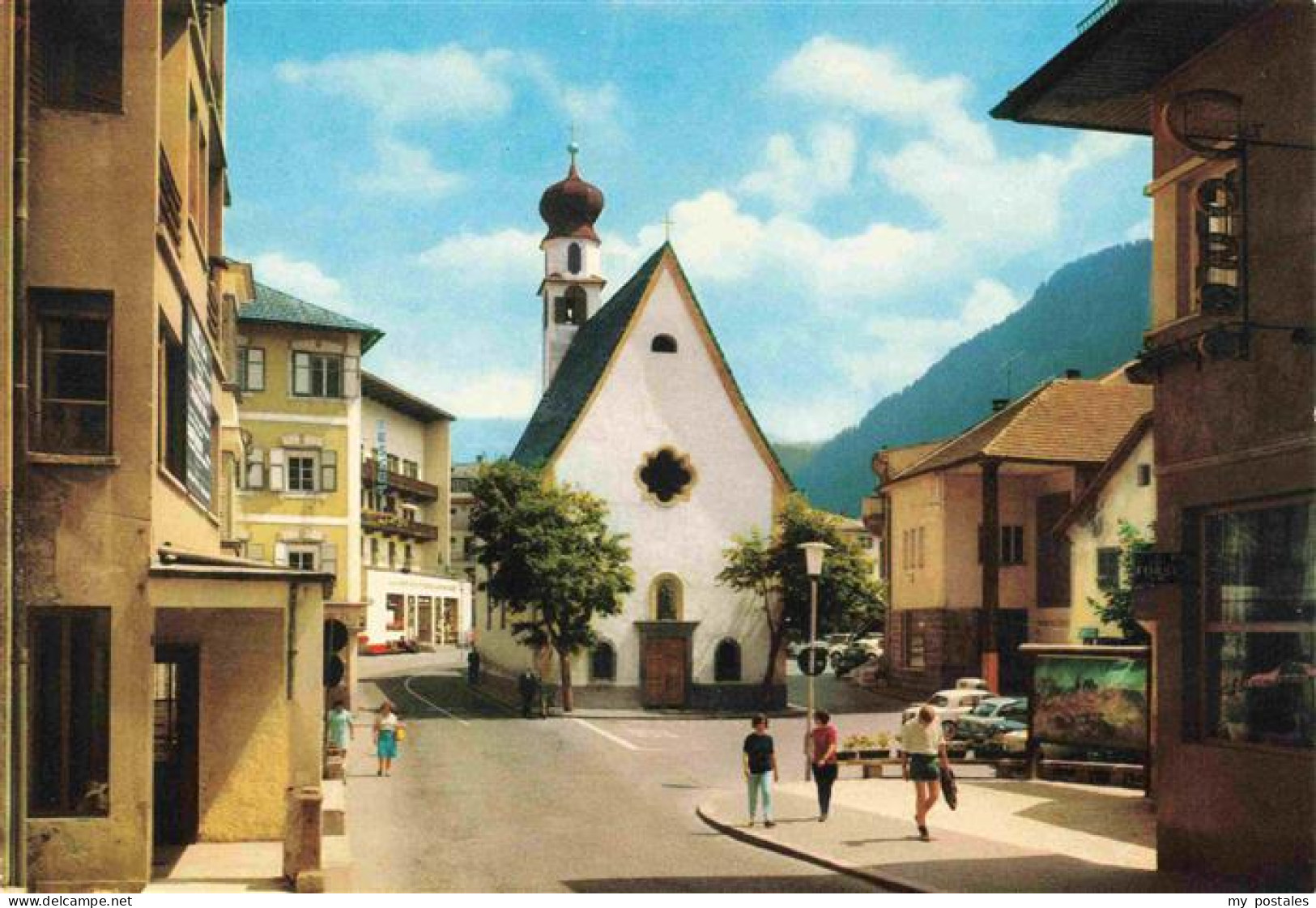 Groeden  St Ulrich-Groeden Suedtirol IT Ortspartie mit Kirche
