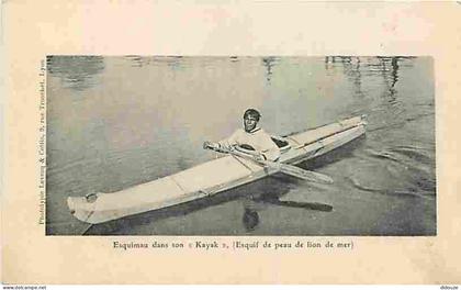 Carte Postale Ancienne - Groenland - Esquimau dans son Kayak - Esquif de peau de lion de mer - Scènes et Types - Animée
