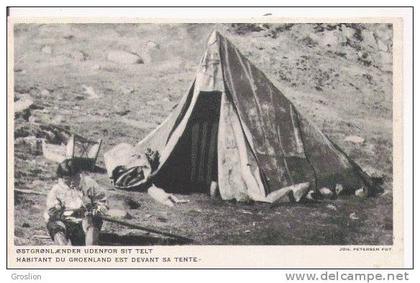 HABITANT DU GROENLAND EST DEVANT SA TENTE 1931