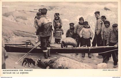 GRØNLAND Kalaallit Nunaat - Hjemkommen fra fangst - Postkort udgivet til den danske pavillon på den internationale kolon