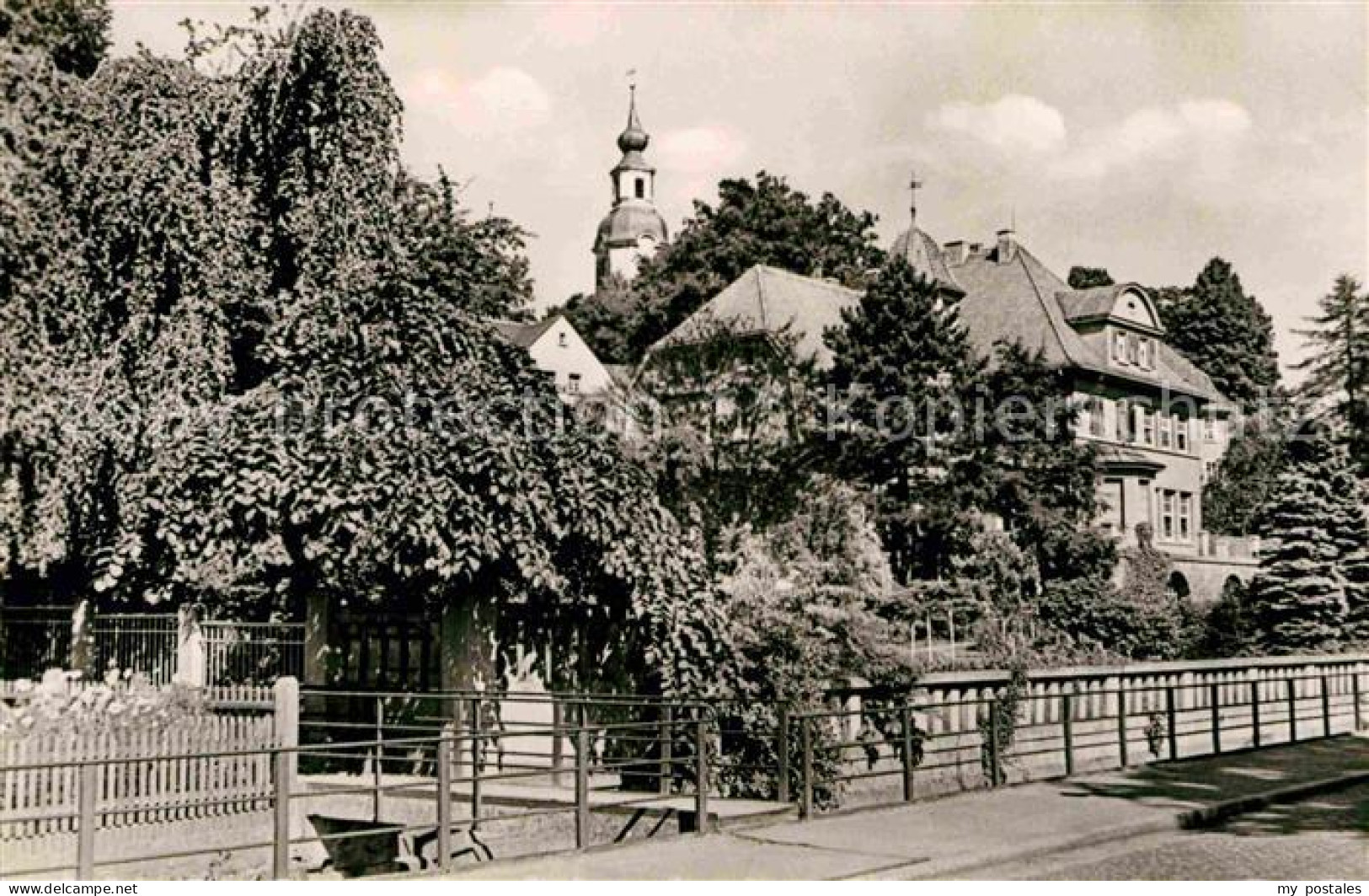 Grossroehrsdorf Sachsen Strasse der Befreiung