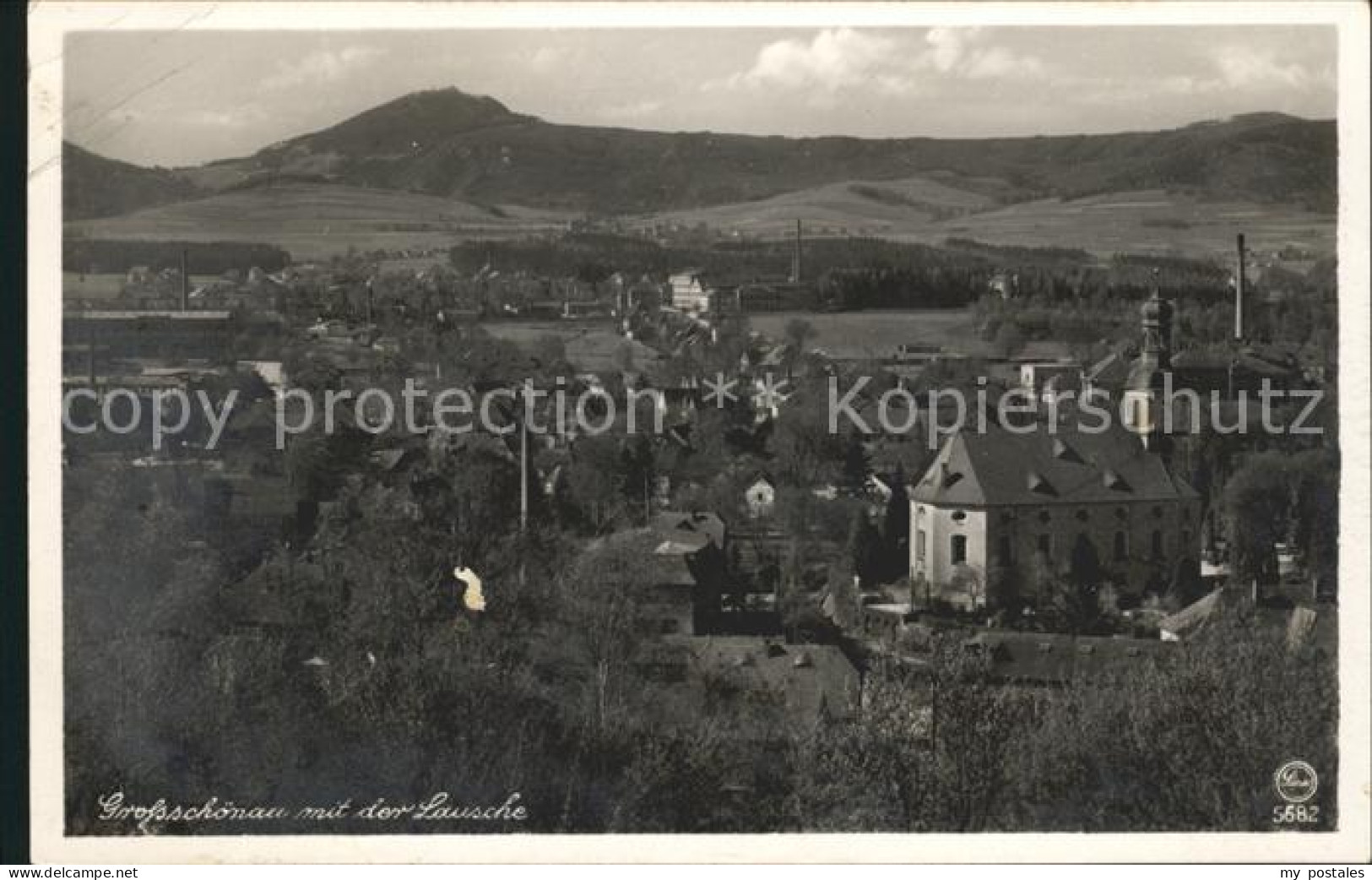 Grossschoenau Sachsen Kirche und Webschule