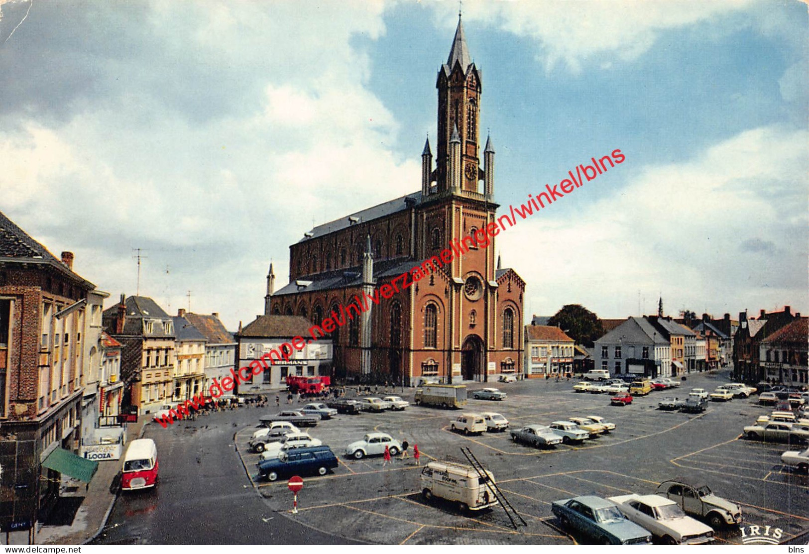 Grote Markt en Sint-Gertrudiskerk - Wetteren