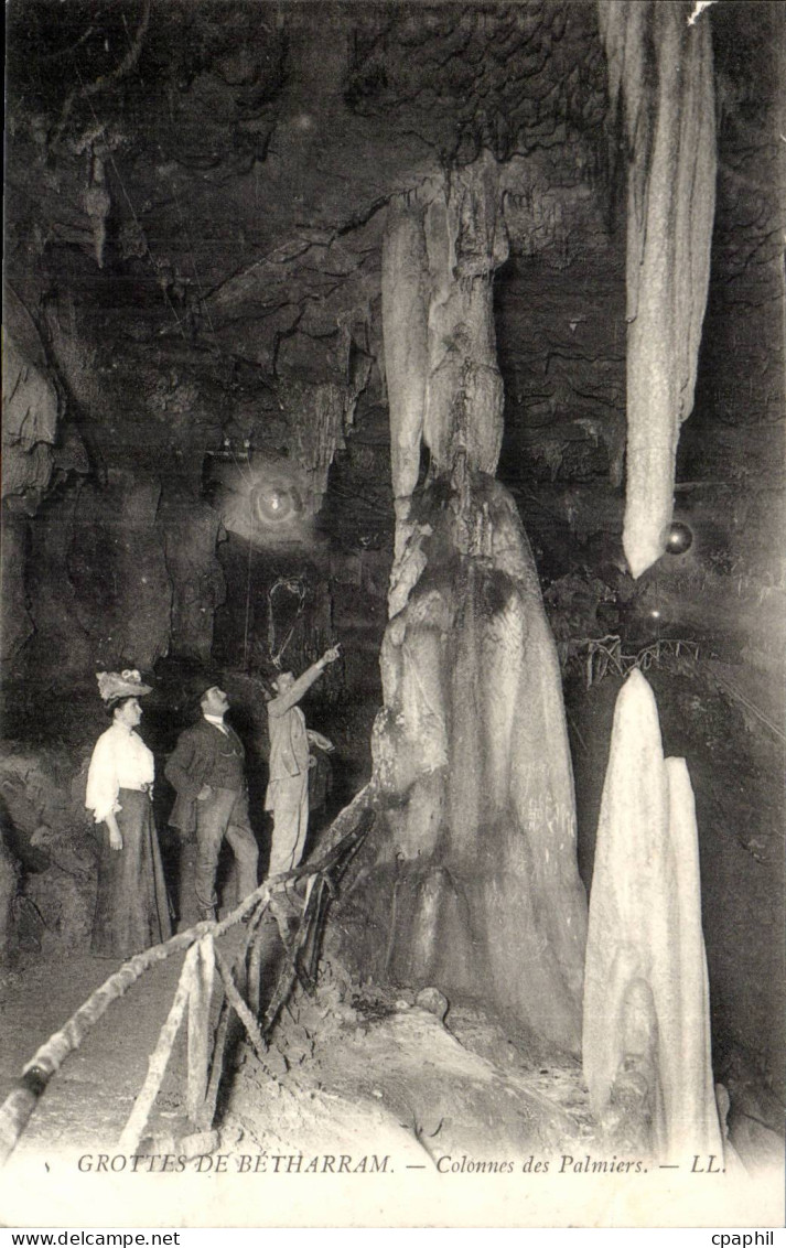 Grottes de Betharram CPA Colonnes des Palmiers