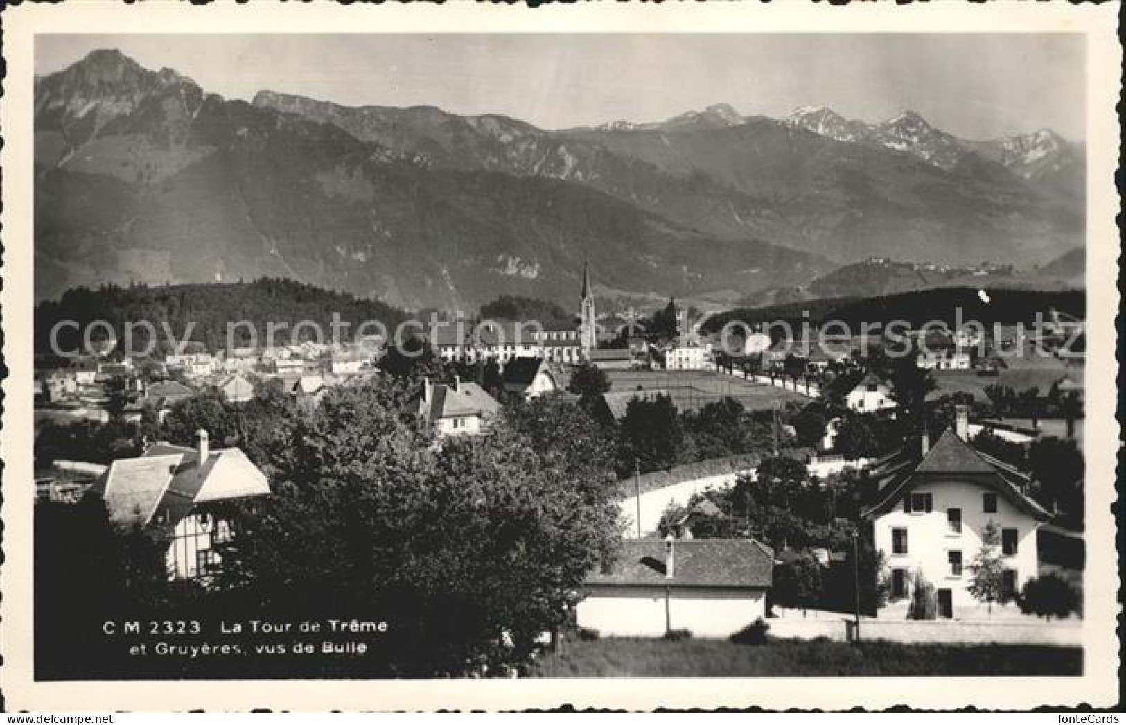 Gruyeres FR La Tour de Treme vus de Bulle