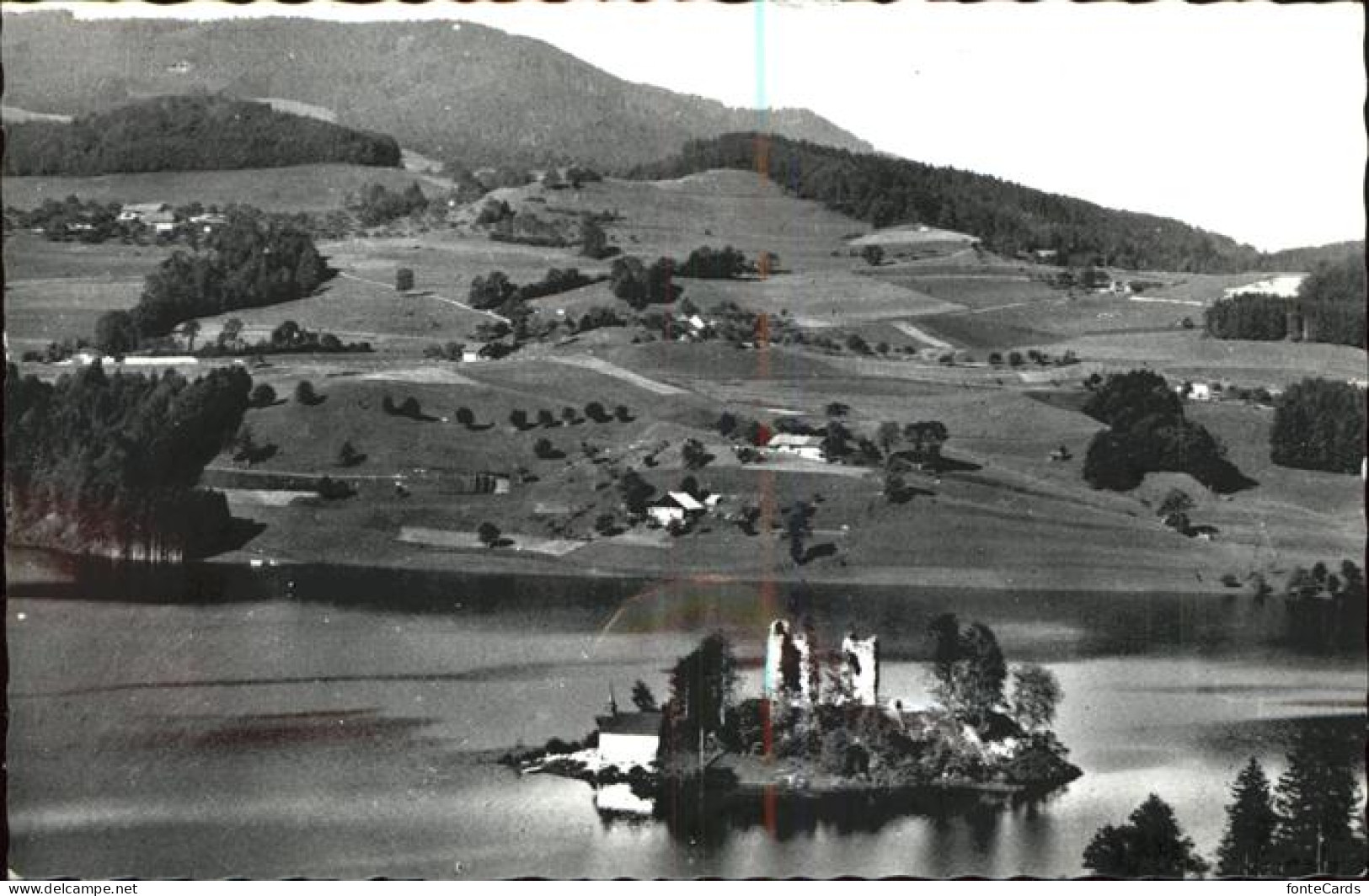 Gruyeres FR Lac de la Gruyere Ruines d Ogaz