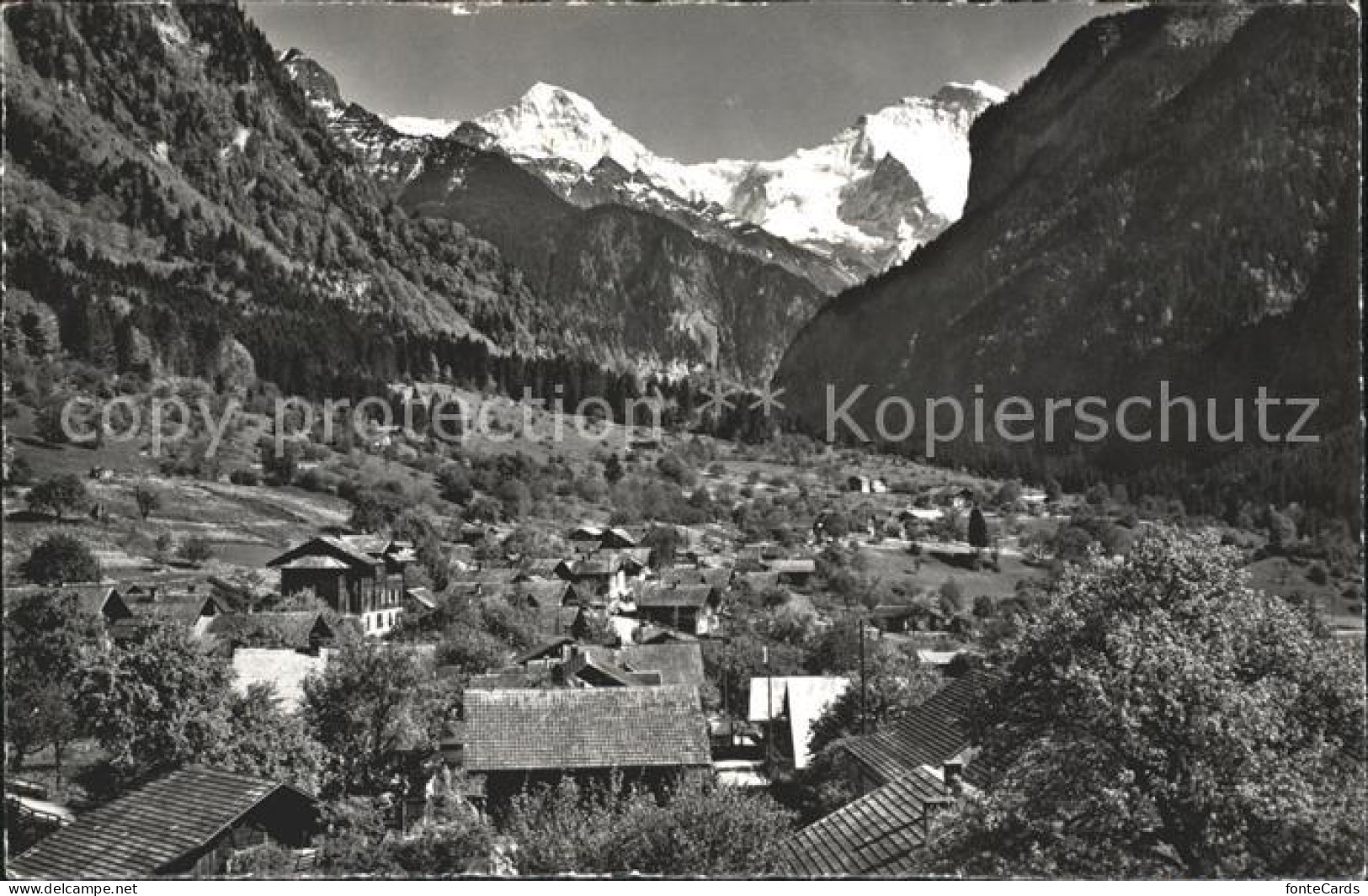 Gsteigwiler mit Moench und Jungfrau